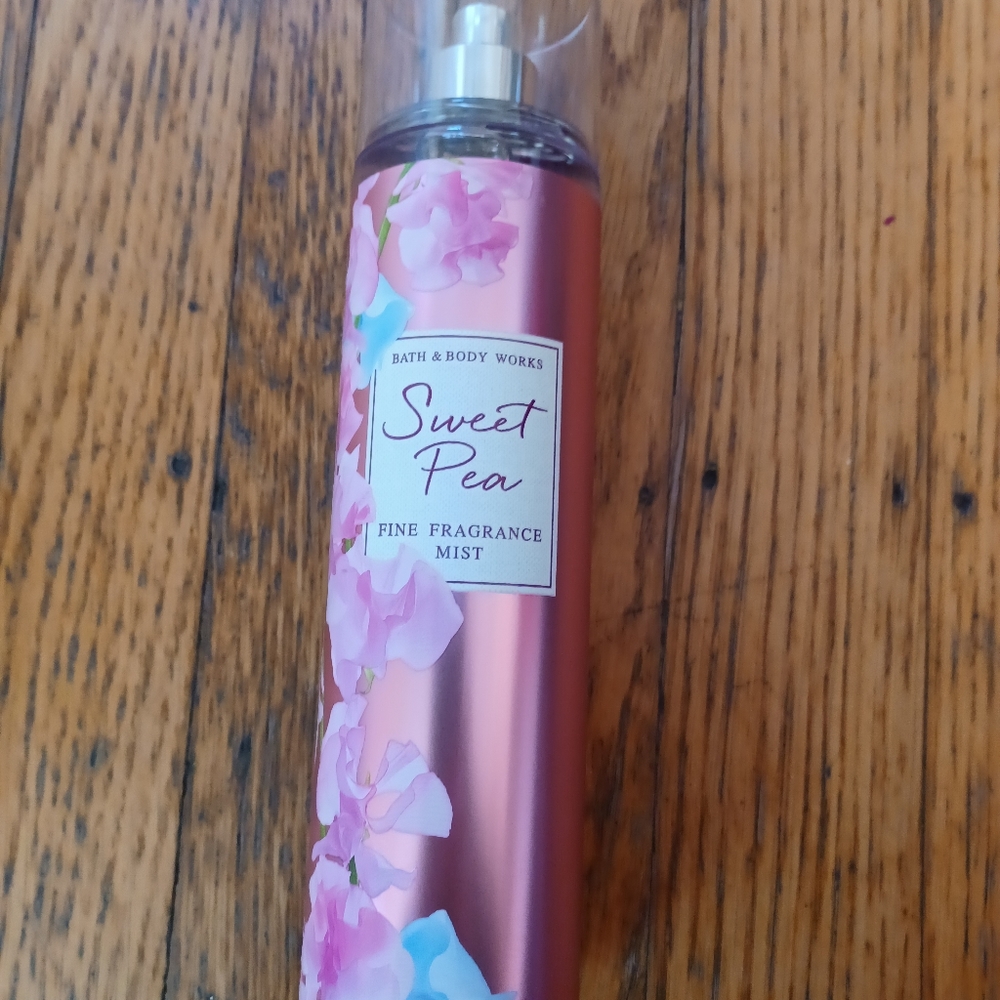 BATH AND BODY WORKS